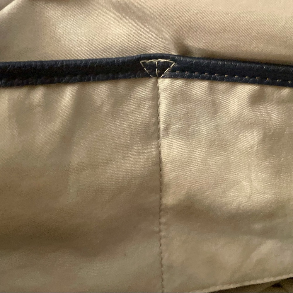 Liz Claiborne tote - Picture 6 of 6